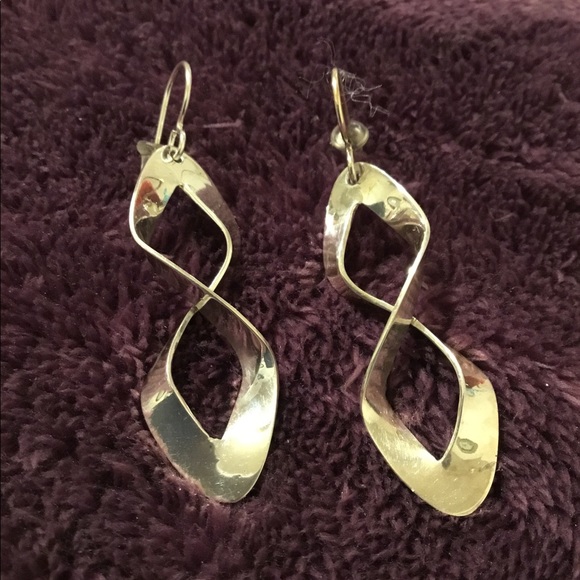 Sterling Silver Figure 8 Lightweight Dangle Earrings. NIB - Picture 8 of 10